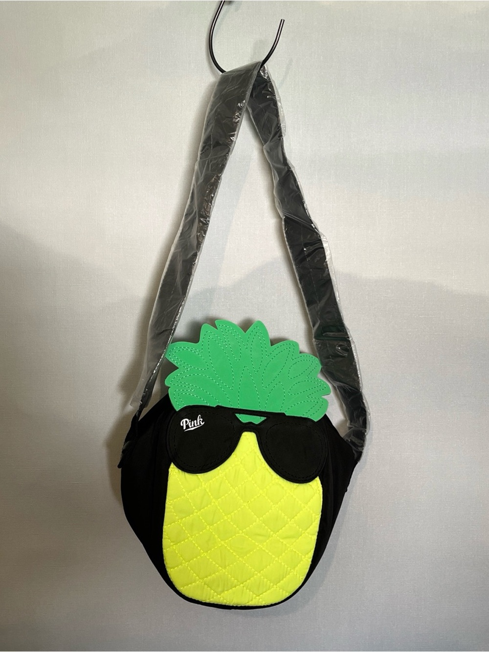 Pink Victoria Secret Pineapple Cooler Lunch Bag with Sunglasses Graphic - Picture 1 of 6